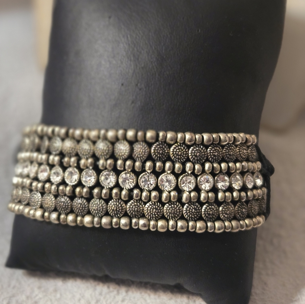 Lucky Brand Elegant Silvertone Rhinestone Beaded Bracelet 6 To 8" Adjustable